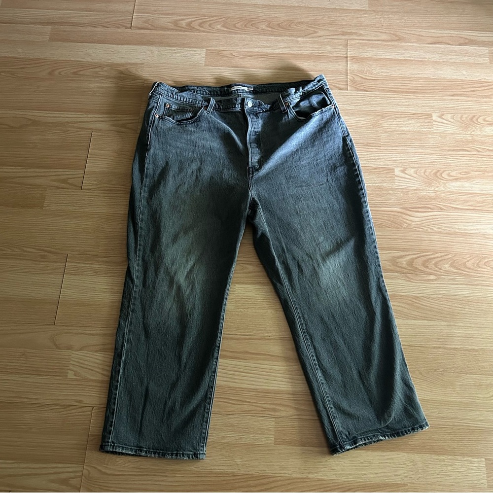 Levi’s Premium Button Fly Ribcage Straight Ankle Jeans Women’s 22W